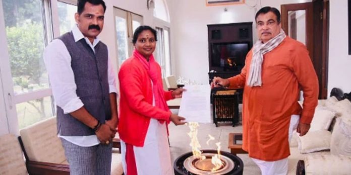 പന്നിയങ്കര ടോള് പ്ലാസ ; രമ്യ ഹരിദാസ് എംപി കേന്ദ്ര മന്ത്രി നിതിന് ഗഡ്കരിയുമായി കൂടിക്കാഴ്ച നടത്തി പന്നിയങ്കര ടോള് പ്ലാസ ; രമ്യ ഹരിദാസ് എംപി കേന്ദ്ര മന്ത്രി നിതിന് ഗഡ്കരിയുമായി കൂടിക്കാഴ്ച നടത്തി