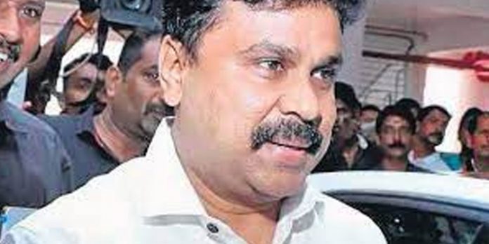 ദിലീപിന്റെയും കൂട്ടുപ്രതികളുടെയും മുൻകൂർ ജാമ്യാപേക്ഷ ; ഹൈക്കോടതിയിൽ നാളെയും വാദം തുടരും ദിലീപിന്റെയും കൂട്ടുപ്രതികളുടെയും മുൻകൂർ ജാമ്യാപേക്ഷ ; ഹൈക്കോടതിയിൽ നാളെയും വാദം തുടരും