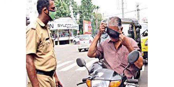 കോവിഡ് നിയന്ത്രണ ലംഘനം ; സംസ്ഥാനത്ത് ഇന്ന് 366 പേര്ക്കെതിരെ കേസെടുത്തു കോവിഡ് നിയന്ത്രണ ലംഘനം ; സംസ്ഥാനത്ത് ഇന്ന് 366 പേര്ക്കെതിരെ കേസെടുത്തു