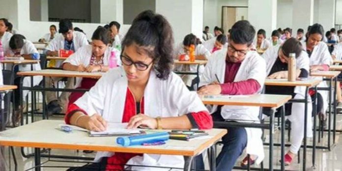 നീറ്റ് പരീക്ഷ മാറ്റിവെച്ചു നീറ്റ് പരീക്ഷ മാറ്റിവെച്ചു