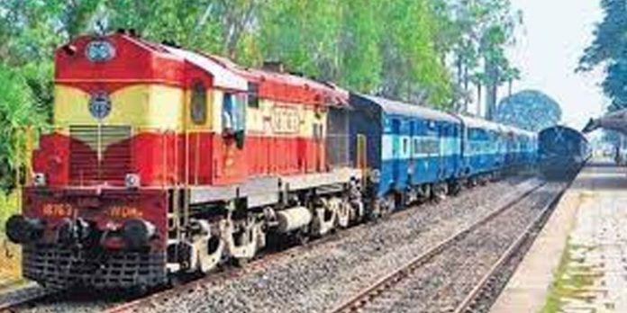 പാത ഇരട്ടിപ്പിക്കല് ഇന്നു മുതല് ട്രെയിനുകള് വഴി തിരിച്ചു വിടും പാത ഇരട്ടിപ്പിക്കല് ഇന്നു മുതല് ട്രെയിനുകള് വഴി തിരിച്ചു വിടും
