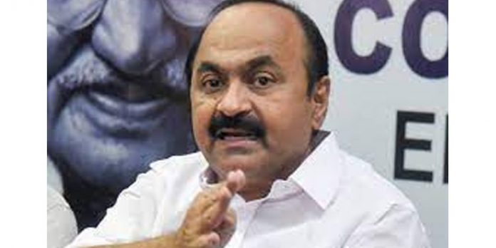 മലമ്പുഴ രക്ഷാദൗത്യം : സംസ്ഥാന സർക്കാരിനെ വിമർശിച്ച് പ്രതിപക്ഷ നേതാവ് മലമ്പുഴ രക്ഷാദൗത്യം : സംസ്ഥാന സർക്കാരിനെ വിമർശിച്ച് പ്രതിപക്ഷ നേതാവ്