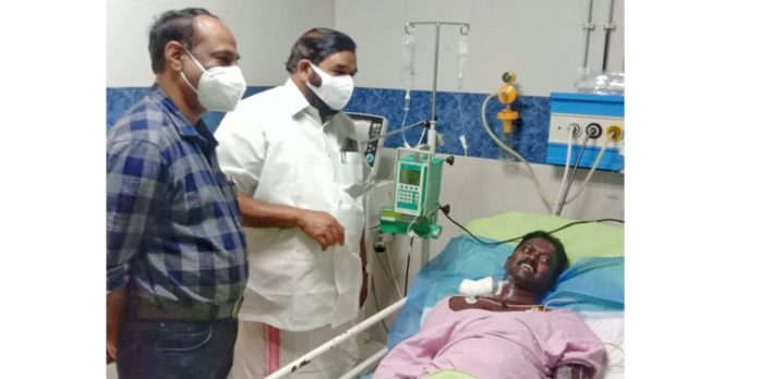 മുന്കരുതല് സ്വീകരിച്ച് മാത്രമേ ഇനി പാമ്പുകളെ പിടികൂടുകയുള്ളു ; വാവ സുരേഷ് തനിക്ക് ഉറപ്പ് നല്കിയതായി മന്ത്രി വി.എന് വാസവന് മുന്കരുതല് സ്വീകരിച്ച് മാത്രമേ ഇനി പാമ്പുകളെ പിടികൂടുകയുള്ളു ; വാവ സുരേഷ് തനിക്ക് ഉറപ്പ് നല്കിയതായി മന്ത്രി വി.എന് വാസവന്