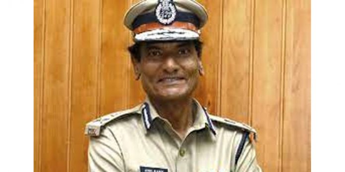 കൈമാറിക്കിട്ടുന്ന പരാതികളിൽ യഥാർഥ പരാതിക്കാരന്റെ പേരുവെച്ച് എഫ്.ഐ.ആർ. ഇടണം കൈമാറിക്കിട്ടുന്ന പരാതികളിൽ യഥാർഥ പരാതിക്കാരന്റെ പേരുവെച്ച് എഫ്.ഐ.ആർ. ഇടണം