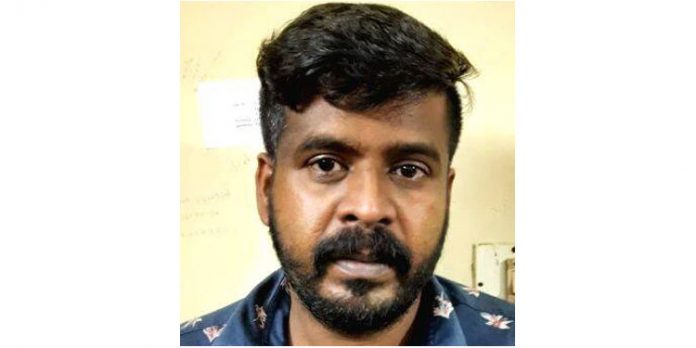 പരിചയക്കാരുടെ വാഹനങ്ങള് എടുത്ത് അവ മറിച്ചു വില്ക്കുകയും ചെയ്തയാളിനെ മാന്നാര് പോലീസ് അറസ്റ്റ് ചെയ്തു പരിചയക്കാരുടെ വാഹനങ്ങള് എടുത്ത് അവ മറിച്ചു വില്ക്കുകയും ചെയ്തയാളിനെ മാന്നാര് പോലീസ് അറസ്റ്റ് ചെയ്തു