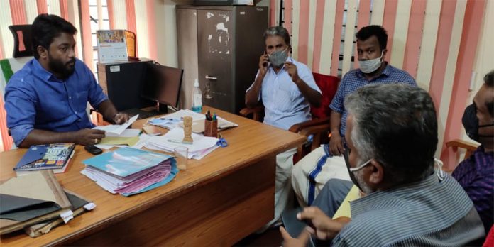 നടവരമ്പ് അടിയന്തരമായി പുനര്നിര്മ്മിക്കണം ; നിവേദനം നല്കി നടവരമ്പ് അടിയന്തരമായി പുനര്നിര്മ്മിക്കണം ; നിവേദനം നല്കി