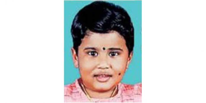 കാര് സ്കൂട്ടറിലിടിച്ച് നാലു വയസ്സുകാരന് മരിച്ചു കാര് സ്കൂട്ടറിലിടിച്ച് നാലു വയസ്സുകാരന് മരിച്ചു