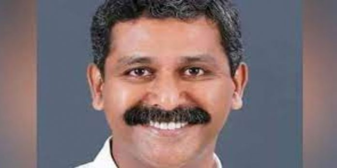 രണ്ജിത് ശ്രീനിവാസനെ വധിക്കുന്നതിന് മുമ്പ് ആര്എസ്എസ് പ്രവര്ത്തകന് പ്രസാദിനെ വധിക്കാന് പ്രതികള് ശ്രമിച്ചു രണ്ജിത് ശ്രീനിവാസനെ വധിക്കുന്നതിന് മുമ്പ് ആര്എസ്എസ് പ്രവര്ത്തകന് പ്രസാദിനെ വധിക്കാന് പ്രതികള് ശ്രമിച്ചു