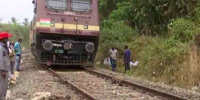 ട്രെയിൻ ഗതാഗതം പുനസ്ഥാപിച്ചു ട്രെയിൻ ഗതാഗതം പുനസ്ഥാപിച്ചു