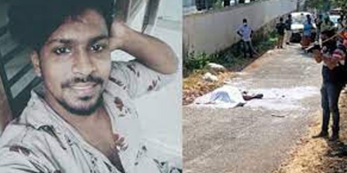 കല്യാണവീട്ടിലെ ബോംബ് സ്ഫോടനത്തില് യുവാവ് കൊല്ലപ്പെട്ട സംഭവം ; നാലുപേര് പോലീസ് കസ്റ്റഡിയില് കല്യാണവീട്ടിലെ ബോംബ് സ്ഫോടനത്തില് യുവാവ് കൊല്ലപ്പെട്ട സംഭവം ; നാലുപേര് പോലീസ് കസ്റ്റഡിയില്