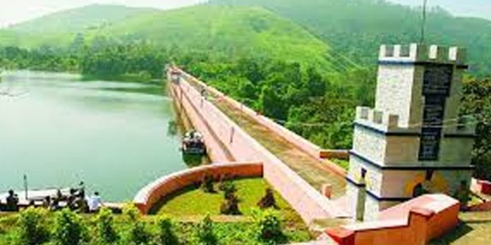 മുല്ലപ്പെരിയാറില് പുതിയ അണക്കെട്ട് നിര്മ്മിക്കും കേരളത്തിന് ആശ്വാസമേകുന്ന വാഗ്ദാനവുമായി ഗവര്ണരുടെ നയപ്രഖ്യാപനം മുല്ലപ്പെരിയാറില് പുതിയ അണക്കെട്ട് നിര്മ്മിക്കും കേരളത്തിന് ആശ്വാസമേകുന്ന വാഗ്ദാനവുമായി ഗവര്ണരുടെ നയപ്രഖ്യാപനം