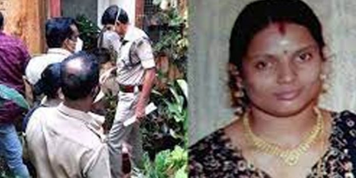 അമ്പലമുക്കിൽ യുവതിയെ കൊലപ്പെടുത്താന് ഉപയോഗിച്ച കത്തി കണ്ടെത്തി അമ്പലമുക്കിൽ യുവതിയെ കൊലപ്പെടുത്താന് ഉപയോഗിച്ച കത്തി കണ്ടെത്തി