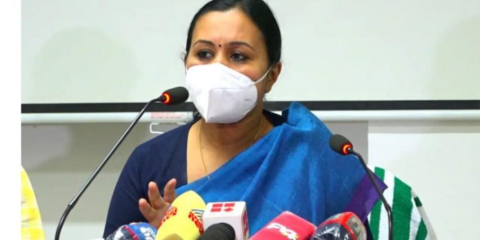 അങ്കണവാടി കെട്ടിടം കയ്യേറി കാവി പെയിന്റ് അടിച്ച സംഭവം അപലപനീയമാണെന്ന് മന്ത്രി വീണാ ജോർജ് അങ്കണവാടി കെട്ടിടം കയ്യേറി കാവി പെയിന്റ് അടിച്ച സംഭവം അപലപനീയമാണെന്ന് മന്ത്രി വീണാ ജോർജ്