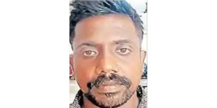 പതിനാലുകാരിയായ പെണ്കുട്ടിയെ പീഡനത്തിനിരയാക്കി ; പിതാവ് ഒളിവില്, സുഹൃത്ത് പിടിയില് പതിനാലുകാരിയായ പെണ്കുട്ടിയെ പീഡനത്തിനിരയാക്കി ; പിതാവ് ഒളിവില്, സുഹൃത്ത് പിടിയില്