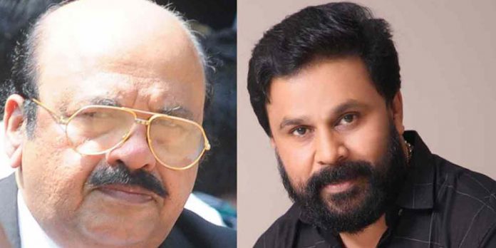അഭിഭാഷകന് ബി.രാമന്പിള്ളയ്ക്ക് ക്രൈംബ്രാഞ്ച് നോട്ടീസ് അയച്ചതില് ഇന്ന് ഹൈക്കോടതിയില് പ്രതിഷേധം അഭിഭാഷകന് ബി.രാമന്പിള്ളയ്ക്ക് ക്രൈംബ്രാഞ്ച് നോട്ടീസ് അയച്ചതില് ഇന്ന് ഹൈക്കോടതിയില് പ്രതിഷേധം