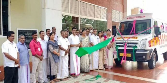 ഉഴവൂര് കെ.ആര് നാരായണന് മെമ്മോറിയല് സ്പെഷ്യാലിറ്റി ആശുപത്രിക്കായി വാങ്ങിയ ആംബുലന്സിന്റെ ഫ്ലാഗ് ഓഫ് കര്മ്മം ഉഴവൂര് കെ.ആര് നാരായണന് മെമ്മോറിയല് സ്പെഷ്യാലിറ്റി ആശുപത്രിക്കായി വാങ്ങിയ ആംബുലന്സിന്റെ ഫ്ലാഗ് ഓഫ് കര്മ്മം