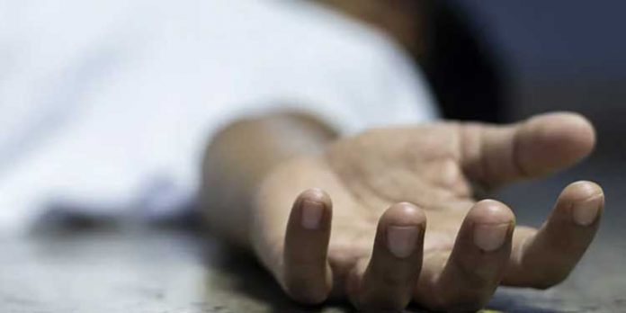 കാല്നടയാത്രക്കാരന് ലോറിയിടിച്ച് മരിച്ചതില് മനം നൊന്ത് ലോറി ഡ്രൈവര് ജീവനൊടുക്കി കാല്നടയാത്രക്കാരന് ലോറിയിടിച്ച് മരിച്ചതില് മനം നൊന്ത് ലോറി ഡ്രൈവര് ജീവനൊടുക്കി