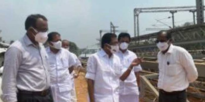 ചിങ്ങവനം മുതല് ഏറ്റുമാനൂര് വരെയുള്ള പാത ഇരട്ടിപ്പിക്കല് മാര്ച്ചില് തന്നെ പൂര്ത്തിയാക്കും : തോമസ് ചാഴികാടന് എംപി ചിങ്ങവനം മുതല് ഏറ്റുമാനൂര് വരെയുള്ള പാത ഇരട്ടിപ്പിക്കല് മാര്ച്ചില് തന്നെ പൂര്ത്തിയാക്കും : തോമസ് ചാഴികാടന് എംപി