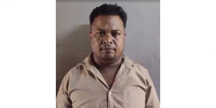 മാനസിക വെല്ലുവിളി നേരിടുന്ന പെണ്കുട്ടിയെ പീഡിപ്പിച്ച പ്രതി അറസ്റ്റില് ; പുറത്തു പറഞ്ഞാല് കൊല്ലുമെന്ന് ഭീഷണി മാനസിക വെല്ലുവിളി നേരിടുന്ന പെണ്കുട്ടിയെ പീഡിപ്പിച്ച പ്രതി അറസ്റ്റില് ; പുറത്തു പറഞ്ഞാല് കൊല്ലുമെന്ന് ഭീഷണി