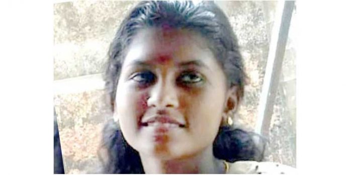 ഭര്തൃവീട്ടിലെ യുവതിയുടെ മരണം ; ബന്ധുക്കള് എസ്.പിക്ക് പരാതിനല്കി ഭര്തൃവീട്ടിലെ യുവതിയുടെ മരണം ; ബന്ധുക്കള് എസ്.പിക്ക് പരാതിനല്കി