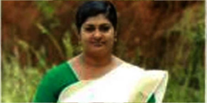 ഭര്ത്താവിനെ കുടുക്കാന് മെമ്പറായ ഭാര്യ വാഹനത്തില് ലഹരി മരുന്ന് ഒളിപ്പിച്ച് വെച്ചു ഭര്ത്താവിനെ കുടുക്കാന് മെമ്പറായ ഭാര്യ വാഹനത്തില് ലഹരി മരുന്ന് ഒളിപ്പിച്ച് വെച്ചു