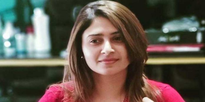 എല്ലാ കപ്പലുകളും ലക്ഷദ്വീപിലേക്ക് ഓടിയില്ലെങ്കില് മൊത്തം യൂത്തും രംഗത്തിറങ്ങി പ്രതിഷേധിക്കുo : ഐഷ സുല്ത്താന എല്ലാ കപ്പലുകളും ലക്ഷദ്വീപിലേക്ക് ഓടിയില്ലെങ്കില് മൊത്തം യൂത്തും രംഗത്തിറങ്ങി പ്രതിഷേധിക്കുo : ഐഷ സുല്ത്താന