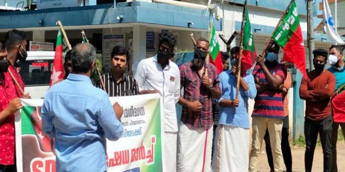 സർക്കാരിൻ്റെ കെടുകാര്യസ്ഥത ജനങ്ങൾക്ക് ബാധ്യതയാകുന്നു : അൻസാരി ഏനാത്ത് സർക്കാരിൻ്റെ കെടുകാര്യസ്ഥത ജനങ്ങൾക്ക് ബാധ്യതയാകുന്നു : അൻസാരി ഏനാത്ത്