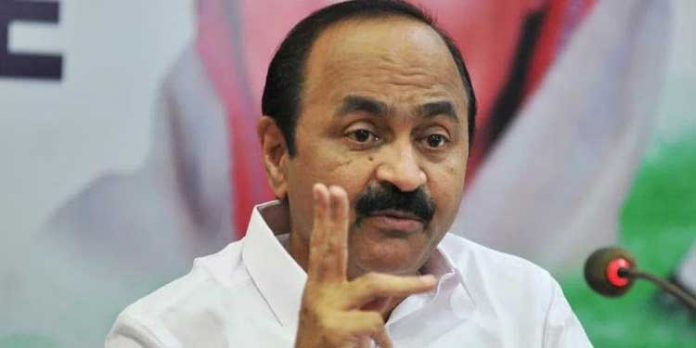 ക്രമസമാധാനനില പൂര്ണമായും തകര്ന്ന നാടായി കേരളം മാറി : വിഡി സതീശന് ക്രമസമാധാനനില പൂര്ണമായും തകര്ന്ന നാടായി കേരളം മാറി : വിഡി സതീശന്