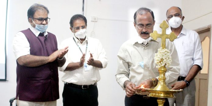 റൂട്ട് കനാൽ ശിൽപശാലയും സെമിനാറും നടന്നു റൂട്ട് കനാൽ ശിൽപശാലയും സെമിനാറും നടന്നു