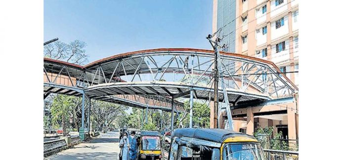 കോഴിക്കോട് മെഡിക്കല് കോളേജില് ആകാശപാത ഉദ്ഘാടനം ഇന്ന് കോഴിക്കോട് മെഡിക്കല് കോളേജില് ആകാശപാത ഉദ്ഘാടനം ഇന്ന്