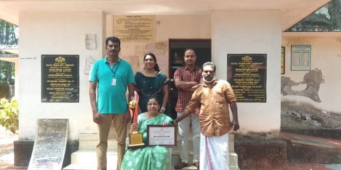 മികവിന്റെ നിറവിൽ വള്ളിക്കോട് വില്ലേജ് ഓഫീസ് മികവിന്റെ നിറവിൽ വള്ളിക്കോട് വില്ലേജ് ഓഫീസ്