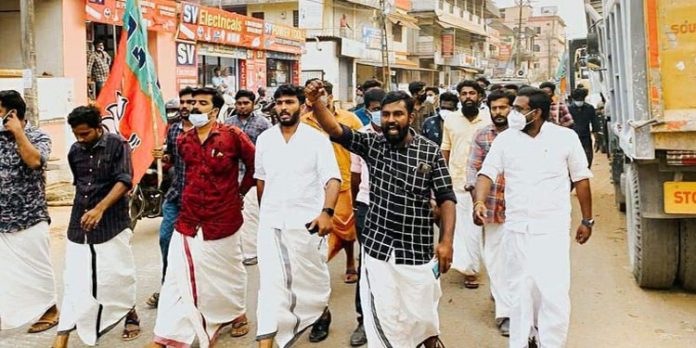 പ്രസവത്തെ തുടർന്ന് യുവതി മരണപ്പെട്ട സംഭവം ; ബിലീവേഴ്സ് ആശുപത്രിയിലേക്ക് യുവമോർച്ച മാർച്ച് നടത്തി പ്രസവത്തെ തുടർന്ന് യുവതി മരണപ്പെട്ട സംഭവം ; ബിലീവേഴ്സ് ആശുപത്രിയിലേക്ക് യുവമോർച്ച മാർച്ച് നടത്തി