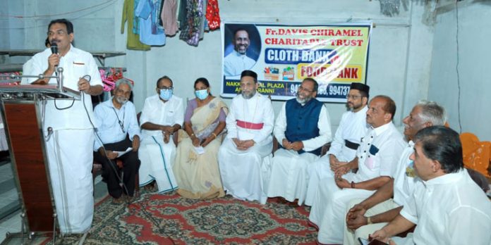 ദാനം നൽകുന്നവർക്കേ സന്തോഷം ലഭിക്കുകയുള്ളു ; ഫാ.ഡേവിസ് ചിറമേൽ ദാനം നൽകുന്നവർക്കേ സന്തോഷം ലഭിക്കുകയുള്ളു ; ഫാ.ഡേവിസ് ചിറമേൽ