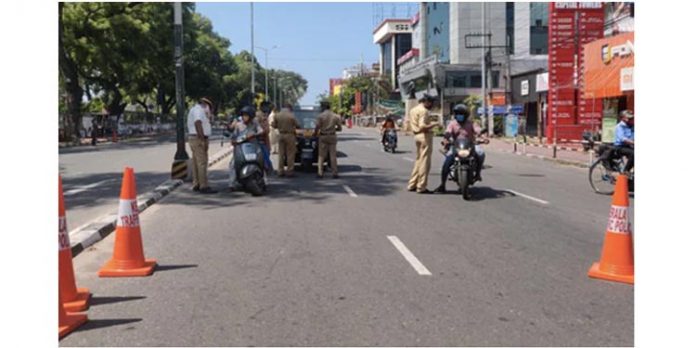 ഇന്ന് സംസ്ഥാനത്ത് ലോക്ഡൗണിനു സമാനമായ നിയന്ത്രണങ്ങൾ ഇന്ന് സംസ്ഥാനത്ത് ലോക്ഡൗണിനു സമാനമായ നിയന്ത്രണങ്ങൾ