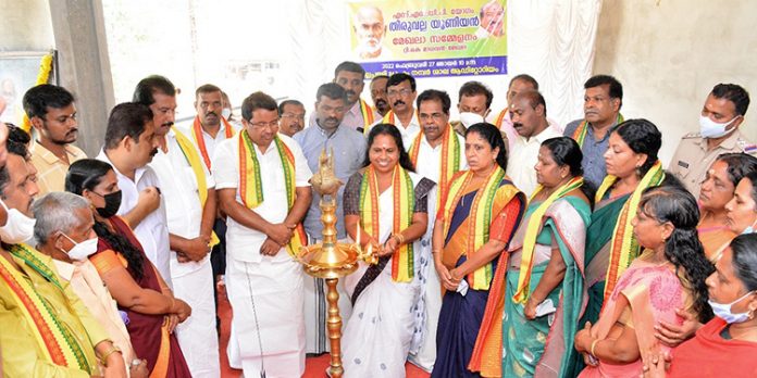 എസ്എൻഡി.പി യോഗത്തെ തകർക്കാൻ ശ്രമിക്കുന്നവർ യോഗത്തിന്റെ പേരിൽസ്വന്തം കീശ വീർപ്പിക്കുവാൻ ശ്രമിച്ചവരാണ് ; വനജ വിദ്യാധരൻ എസ്എൻഡി.പി യോഗത്തെ തകർക്കാൻ ശ്രമിക്കുന്നവർ യോഗത്തിന്റെ പേരിൽസ്വന്തം കീശ വീർപ്പിക്കുവാൻ ശ്രമിച്ചവരാണ് ; വനജ വിദ്യാധരൻ