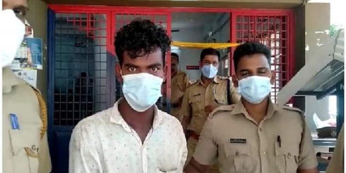 ഏഴുവയസ്സുകാരിയെ പീഡിപ്പിച്ച അന്യ സംസ്ഥാന തൊഴിലാളി നാട്ടില് പോകുന്നതിനിടെ അറസ്റ്റില് ഏഴുവയസ്സുകാരിയെ പീഡിപ്പിച്ച അന്യ സംസ്ഥാന തൊഴിലാളി നാട്ടില് പോകുന്നതിനിടെ അറസ്റ്റില്