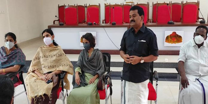 അങ്കണവാടികളുടെ പ്രവര്ത്തന മികവ് ഉറപ്പാക്കുന്നതിന് മാര്ഗരേഖ തയ്യാറാക്കും : അഡ്വ. പ്രമോദ് നാരായണ് എംഎല്എ അങ്കണവാടികളുടെ പ്രവര്ത്തന മികവ് ഉറപ്പാക്കുന്നതിന് മാര്ഗരേഖ തയ്യാറാക്കും : അഡ്വ. പ്രമോദ് നാരായണ് എംഎല്എ