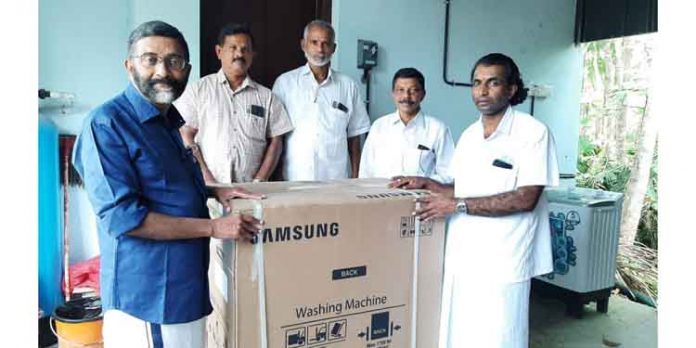 സേവാട്രസ്റ്റ് സ്നേഹാലയത്തിന് വാഷിങ്ങ് മെഷീൻ വാങ്ങി നൽകി ഇഎംഎസ് ചാരിറ്റബിൾ സൊസൈറ്റി സേവാട്രസ്റ്റ് സ്നേഹാലയത്തിന് വാഷിങ്ങ് മെഷീൻ വാങ്ങി നൽകി ഇഎംഎസ് ചാരിറ്റബിൾ സൊസൈറ്റി