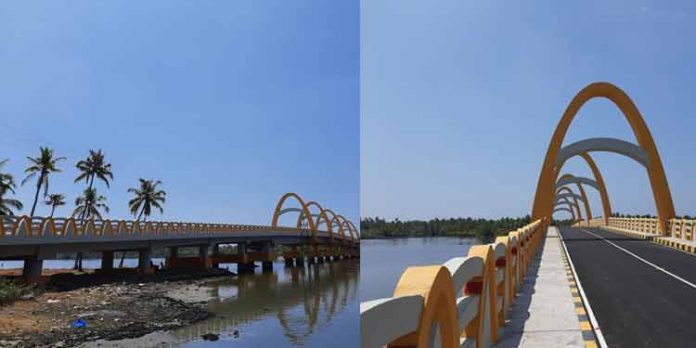 ഉദ്ഘാടനത്തിനൊരുങ്ങി കൂട്ടുംവാതുക്കല് കടവ് പാലം ; പാലത്തിന്റെ വേറിട്ട രൂപകല്പ്പന, 40 കോടി നിര്മാണച്ചെലവ് ഉദ്ഘാടനത്തിനൊരുങ്ങി കൂട്ടുംവാതുക്കല് കടവ് പാലം ; പാലത്തിന്റെ വേറിട്ട രൂപകല്പ്പന, 40 കോടി നിര്മാണച്ചെലവ്