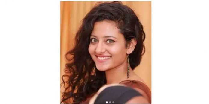 റോയ് വയലാട്ട് സ്വാധീനിക്കാൻ ശ്രമിച്ചു ; ആൻസി കബീറിന്റെ കുടുംബം റോയ് വയലാട്ട് സ്വാധീനിക്കാൻ ശ്രമിച്ചു ; ആൻസി കബീറിന്റെ കുടുംബം