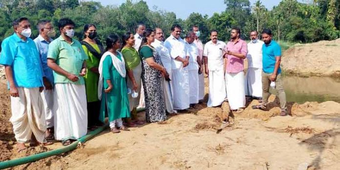 ആദി പമ്പ, വരട്ടാര് പുനരുജ്ജീവന പ്രവര്ത്തനങ്ങള് ആശങ്കകളും ദുരൂഹതകളും നിറഞ്ഞത് : കൊടിക്കുന്നില് സുരേഷ് എം.പി. ആദി പമ്പ, വരട്ടാര് പുനരുജ്ജീവന പ്രവര്ത്തനങ്ങള് ആശങ്കകളും ദുരൂഹതകളും നിറഞ്ഞത് : കൊടിക്കുന്നില് സുരേഷ് എം.പി.