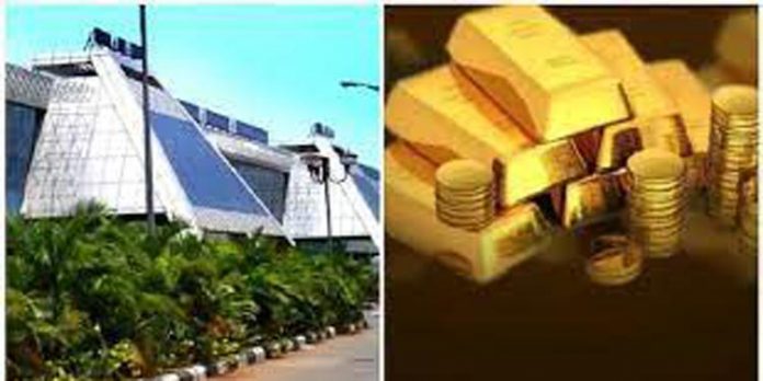 കരിപ്പൂരില് സ്വര്ണവേട്ട ; പിടിച്ചെടുത്തത് 6.26 കിലോ സ്വര്ണം കരിപ്പൂരില് സ്വര്ണവേട്ട ; പിടിച്ചെടുത്തത് 6.26 കിലോ സ്വര്ണം