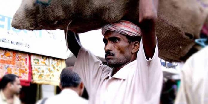 ചുമട്ടു തൊഴിലാളികള്ക്ക് 3000 രൂപ ഗ്രാന്റ് അനുവദിക്കണം ; കേരള ചുമട്ടു തൊഴിലാളി ക്ഷേമ ബോര്ഡ് നിവേദനം നല്കി ചുമട്ടു തൊഴിലാളികള്ക്ക് 3000 രൂപ ഗ്രാന്റ് അനുവദിക്കണം ; കേരള ചുമട്ടു തൊഴിലാളി ക്ഷേമ ബോര്ഡ് നിവേദനം നല്കി