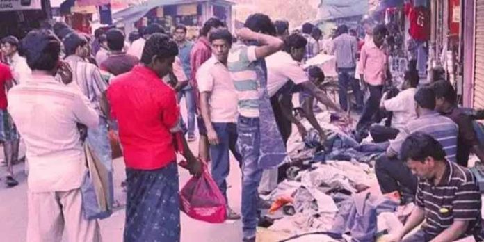 അന്യസംസ്ഥാന തൊഴിലാളികളുടെ കത്തി മുനകൾക്ക് ഇരയാകുന്ന മലയാളി സമൂഹം അന്യസംസ്ഥാന തൊഴിലാളികളുടെ കത്തി മുനകൾക്ക് ഇരയാകുന്ന മലയാളി സമൂഹം