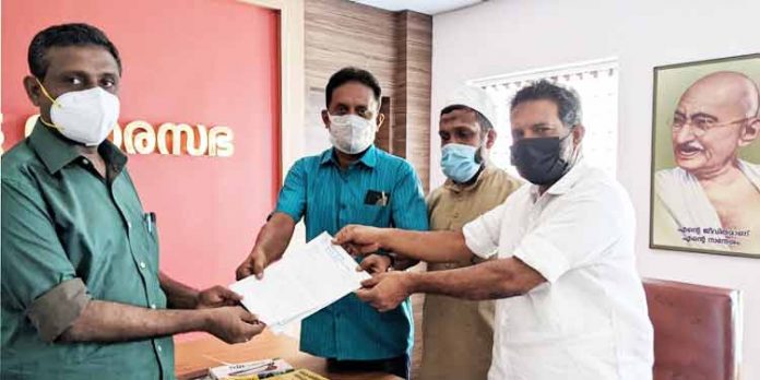 പഴയ സ്വകാര്യ ബസ്റ്റാന്ഡില് എല്ലാ ബസ്സുകളും കയറുന്നില്ല ; വ്യാപാരികള് നിവേദനം നല്കി പഴയ സ്വകാര്യ ബസ്റ്റാന്ഡില് എല്ലാ ബസ്സുകളും കയറുന്നില്ല ; വ്യാപാരികള് നിവേദനം നല്കി