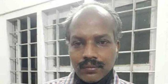 ആരോഗ്യമന്ത്രി വീണാ ജോര്ജിന്റെ ബന്ധുവാണെന്ന് പറഞ്ഞ് തട്ടിപ്പ് നടത്തിയ പ്രതി പിടിയില് ആരോഗ്യമന്ത്രി വീണാ ജോര്ജിന്റെ ബന്ധുവാണെന്ന് പറഞ്ഞ് തട്ടിപ്പ് നടത്തിയ പ്രതി പിടിയില്
