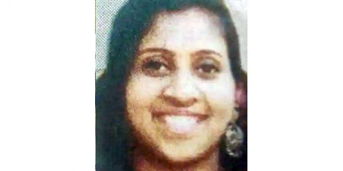 ഭര്ത്താവിനൊപ്പം സ്കൂട്ടറില് യാത്ര ചെയ്യവേ തെറിച്ചുവീണ് പരിക്കേറ്റ അധ്യാപിക മരിച്ചു ഭര്ത്താവിനൊപ്പം സ്കൂട്ടറില് യാത്ര ചെയ്യവേ തെറിച്ചുവീണ് പരിക്കേറ്റ അധ്യാപിക മരിച്ചു