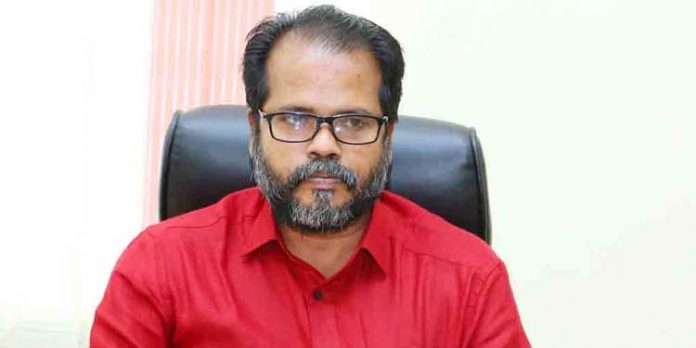 റഷ്യ, ചൈന എന്നീ അഹങ്കാരി രാജ്യങ്ങളെ ഇനിയും തള്ളിപ്പറയാത്തവര് കമ്മ്യൂണിസ്റ്റല്ല : പി. ബാലചന്ദ്രന് എം.എല്.എ റഷ്യ, ചൈന എന്നീ അഹങ്കാരി രാജ്യങ്ങളെ ഇനിയും തള്ളിപ്പറയാത്തവര് കമ്മ്യൂണിസ്റ്റല്ല : പി. ബാലചന്ദ്രന് എം.എല്.എ