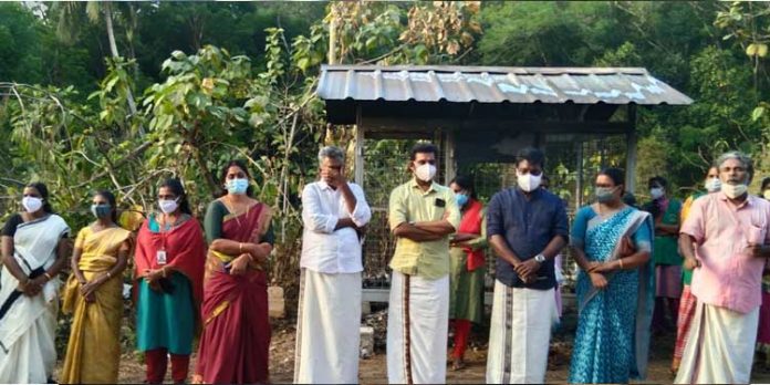 എംസിഎഫ് സാമൂഹിക വിരുദ്ധൻമാർ കത്തിച്ചതിൽ പ്രതിഷേധ യോഗം ചേർന്നു എംസിഎഫ് സാമൂഹിക വിരുദ്ധൻമാർ കത്തിച്ചതിൽ പ്രതിഷേധ യോഗം ചേർന്നു