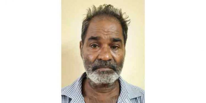 വിദ്യാര്ത്ഥിനിയെ സ്കൂട്ടറില് കയറ്റി കൊണ്ട് പോയി പീഡിപ്പിക്കാന് ശ്രമിച്ച വയോധികനെ പോലീസ് അറസ്റ്റ് ചെയ്തു വിദ്യാര്ത്ഥിനിയെ സ്കൂട്ടറില് കയറ്റി കൊണ്ട് പോയി പീഡിപ്പിക്കാന് ശ്രമിച്ച വയോധികനെ പോലീസ് അറസ്റ്റ് ചെയ്തു